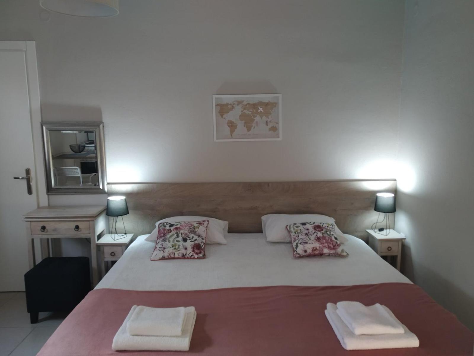 Trousas Apartments Рода Екстериор снимка