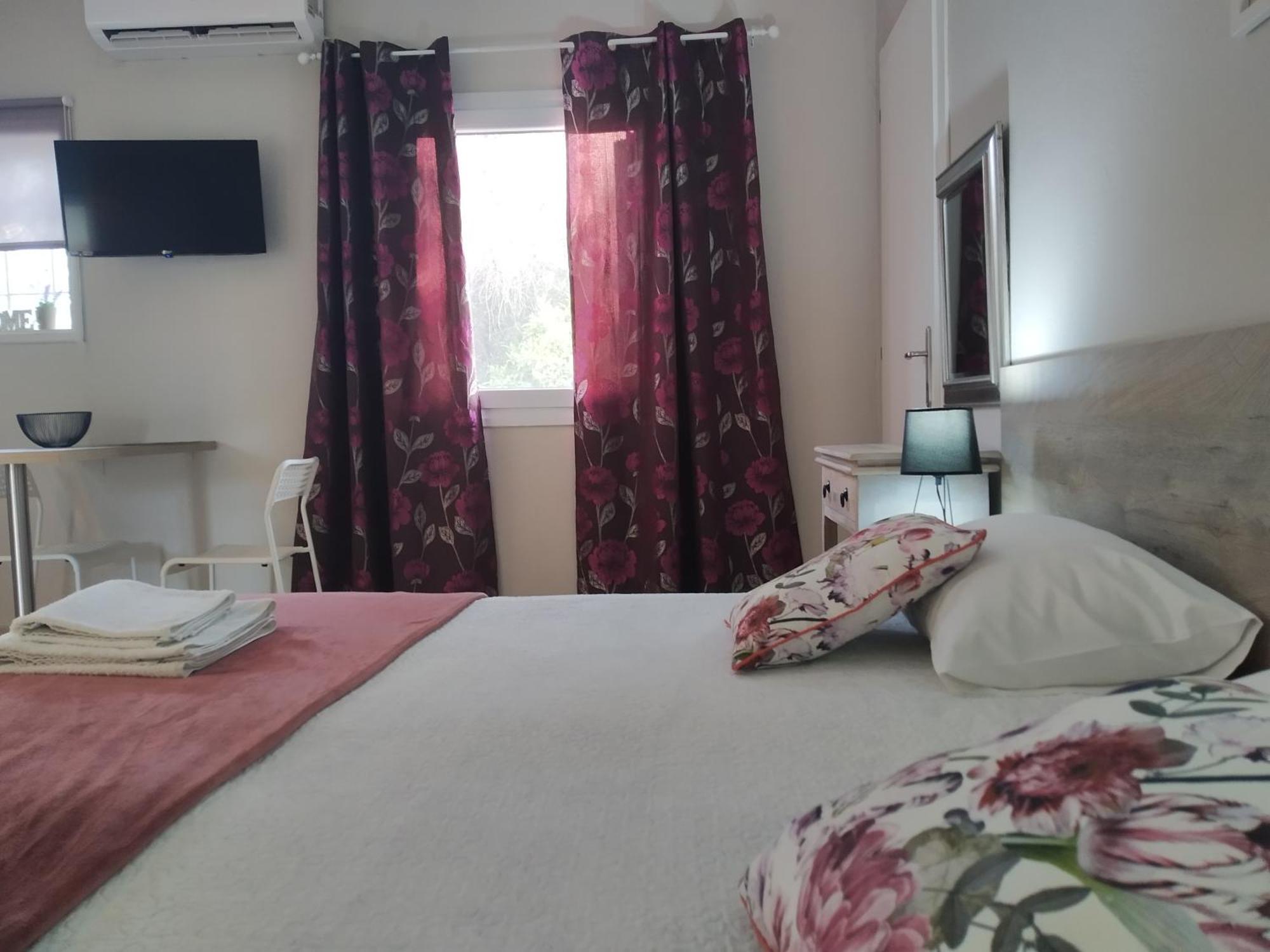 Trousas Apartments Рода Екстериор снимка