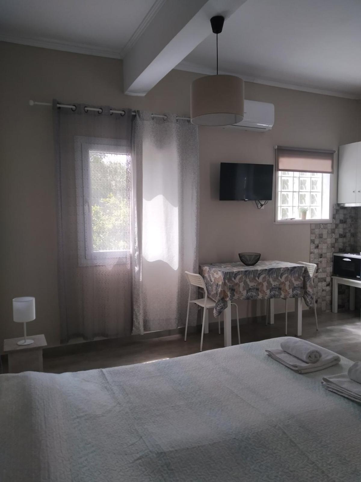 Trousas Apartments Рода Екстериор снимка