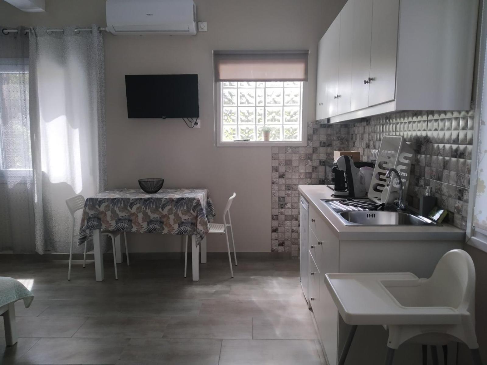 Trousas Apartments Рода Екстериор снимка