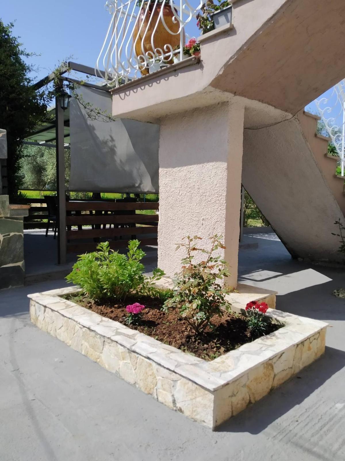 Trousas Apartments Рода Екстериор снимка