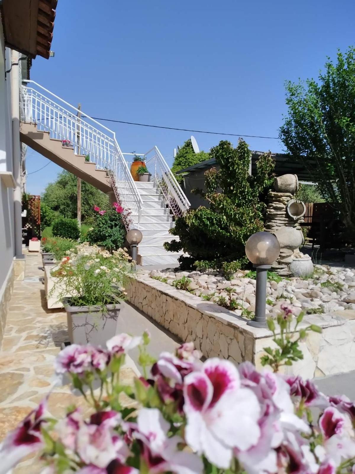 Trousas Apartments Рода Екстериор снимка